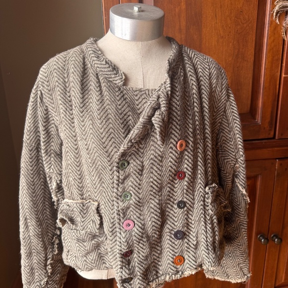 Magnolia Pearl Cropped Declan Jacket in Mathis - Picture 4 of 11